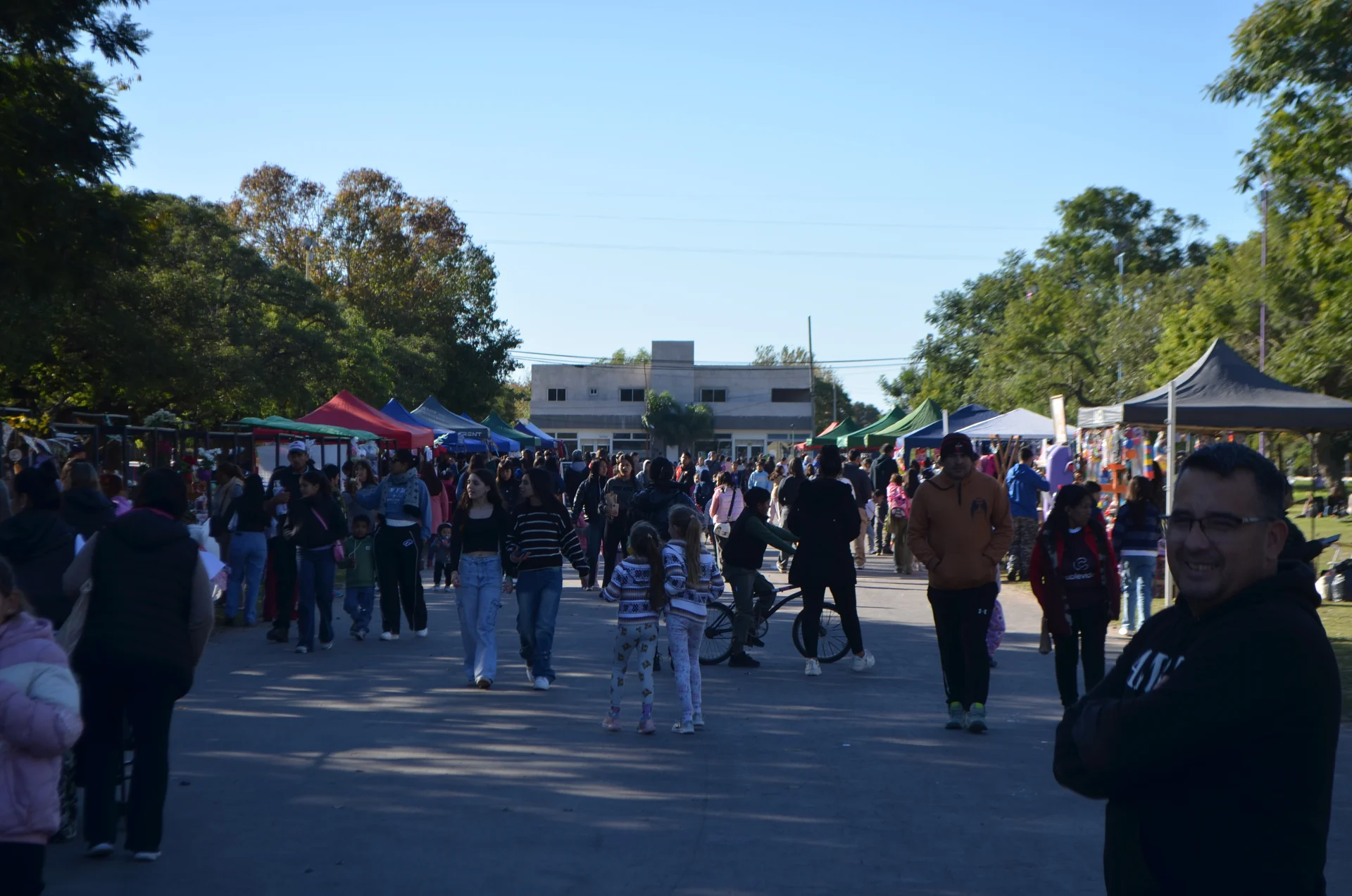 Feria en el Corsódromo de Monte Vera