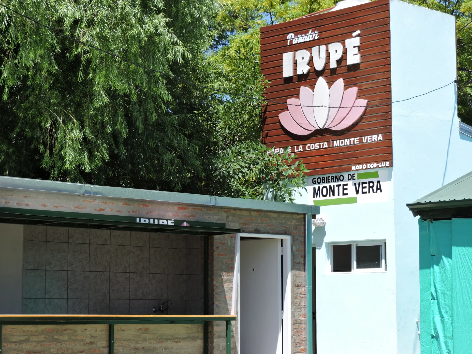 Parador Irupé, frente al Camping Municipal